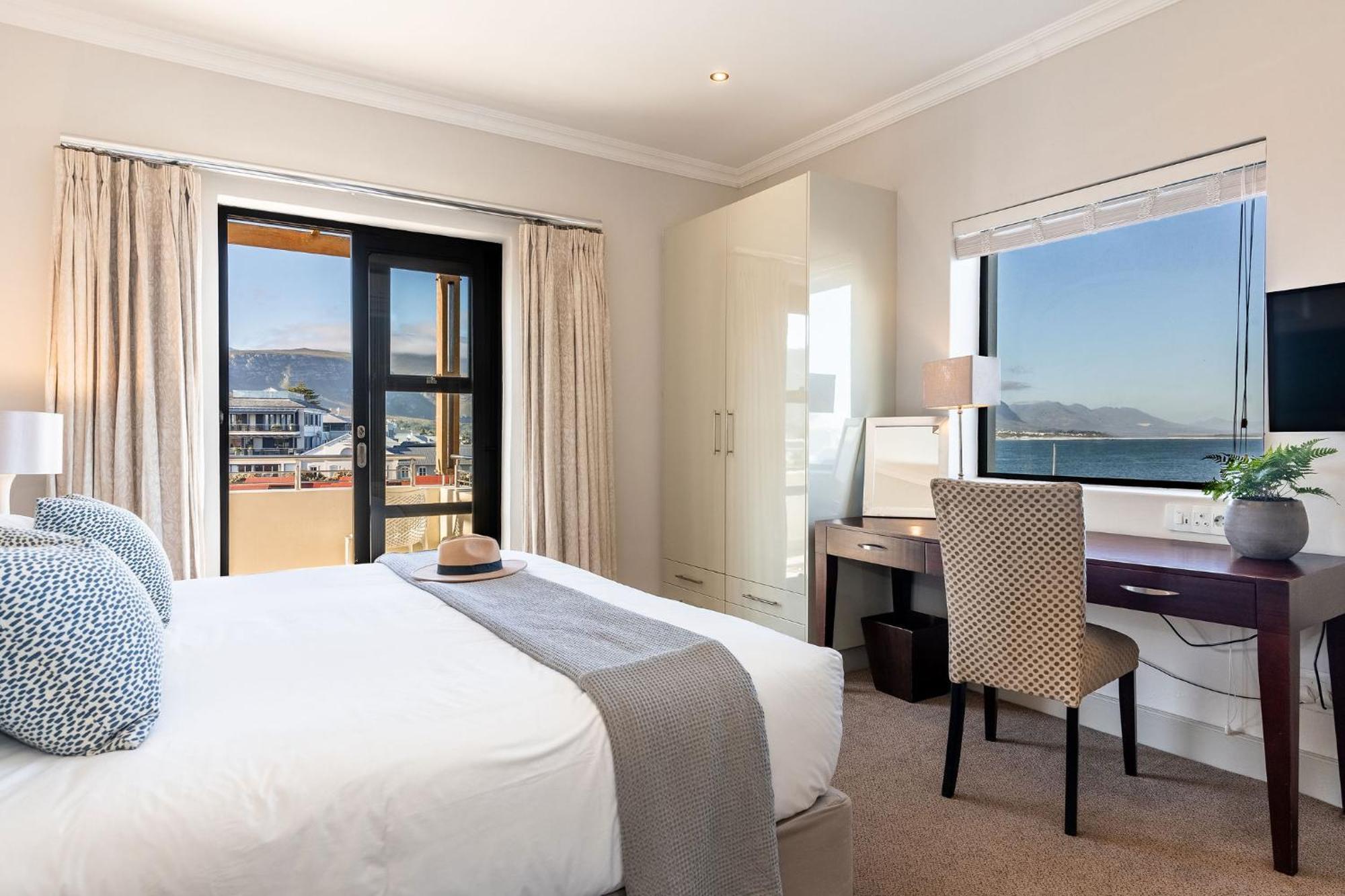Harbour House Hotel - Harbour Square Херманус Стая снимка